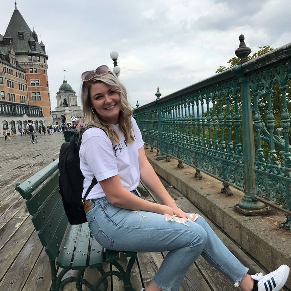 Meet your Posher, Cali - Picture 1 of 1